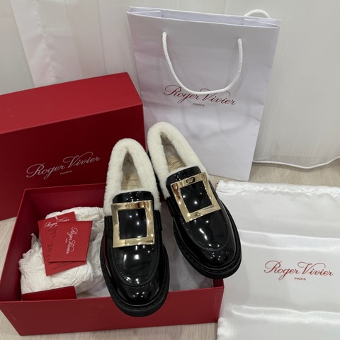 全新 Roger Vivier Viv' Rangers 黑色 金屬釦 漆皮 樂福鞋 36