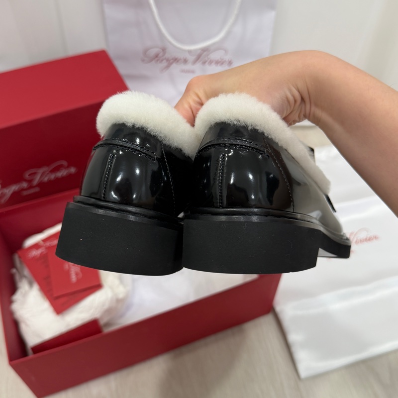 全新 Roger Vivier Viv' Rangers 黑色 金屬釦 漆皮 樂福鞋 36-4