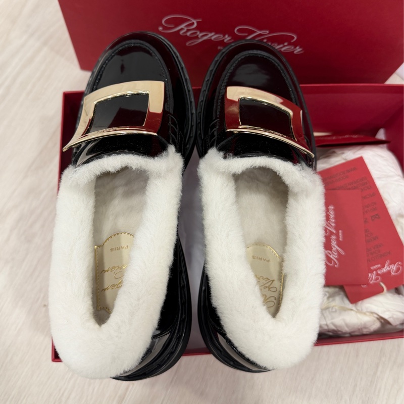 全新 Roger Vivier Viv' Rangers 黑色 金屬釦 漆皮 樂福鞋 36-7