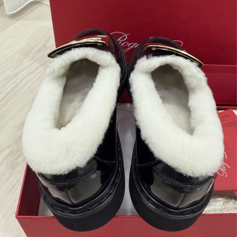 全新 Roger Vivier Viv' Rangers 黑色 金屬釦 漆皮 樂福鞋 36-8