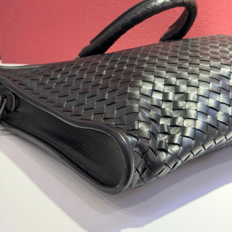 葆蝶家/Bottega Veneta 黑色 無肩帶 羊皮 長 40 x 寬 5 x 高 30 cm🈚附件-4