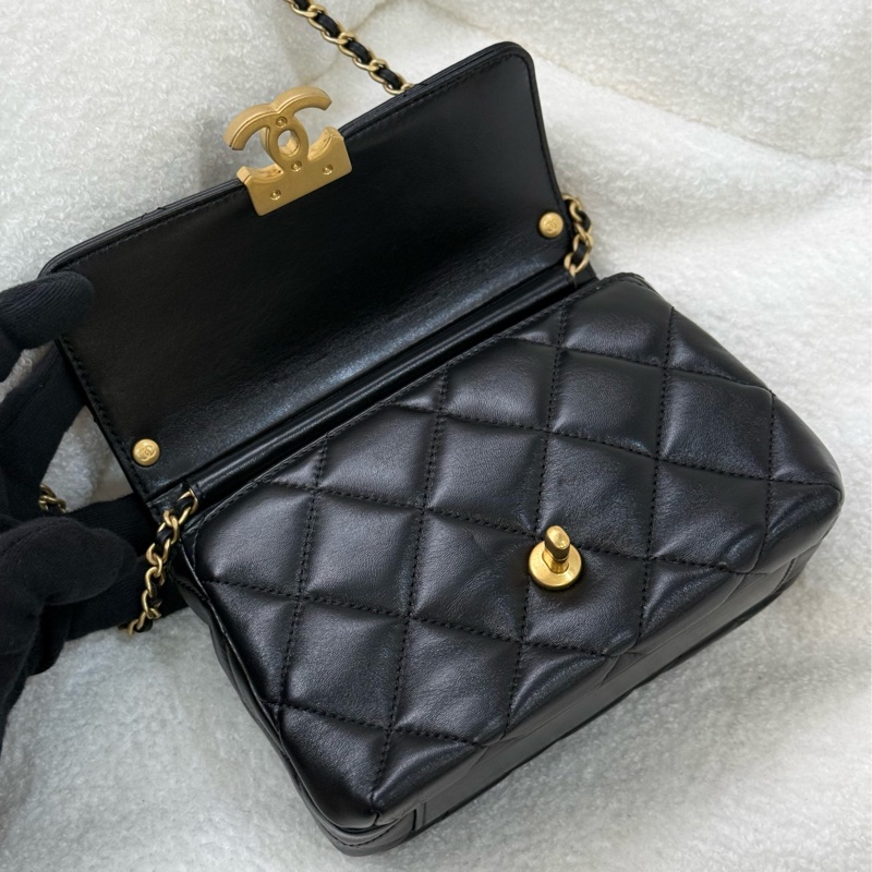 （日本購證🇯🇵全配）Chanel 24A 珍珠水鑽鏈條黑金方胖子 ✨最新晶片款-11