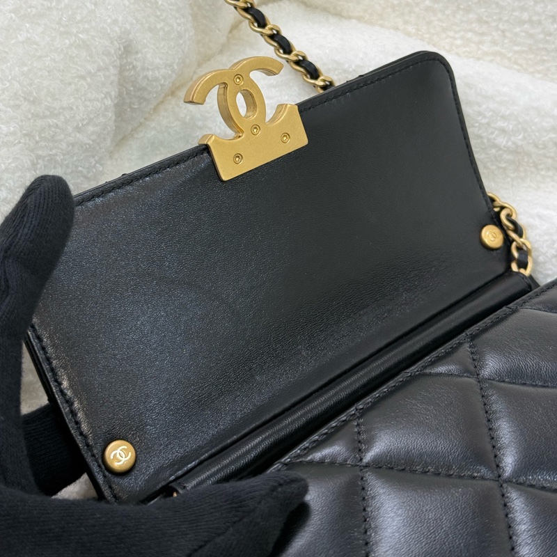 （日本購證🇯🇵全配）Chanel 24A 珍珠水鑽鏈條黑金方胖子 ✨最新晶片款-12