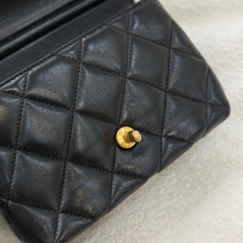 （日本購證🇯🇵全配）Chanel 24A 珍珠水鑽鏈條黑金方胖子 ✨最新晶片款-13