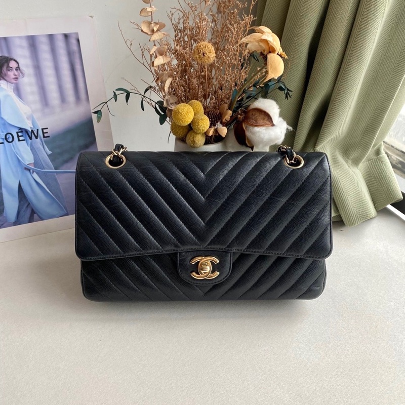 Chanel • Cf 25 經典山形紋黑金荔枝牛皮口蓋包-0