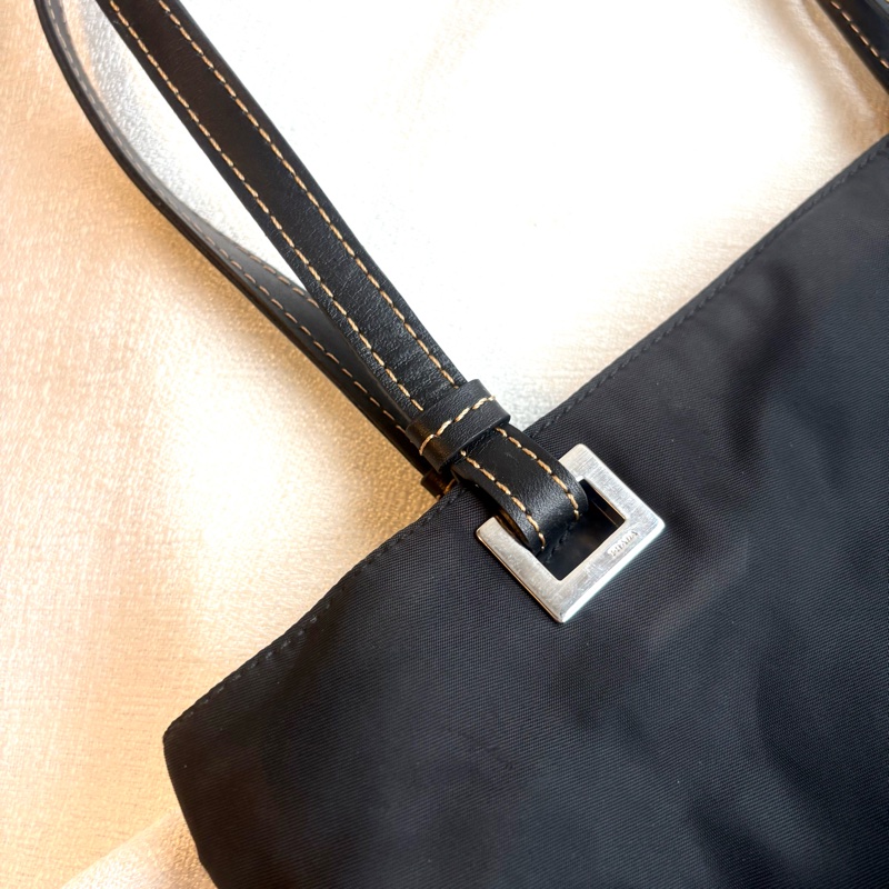 Prada 尼龍托特包-9