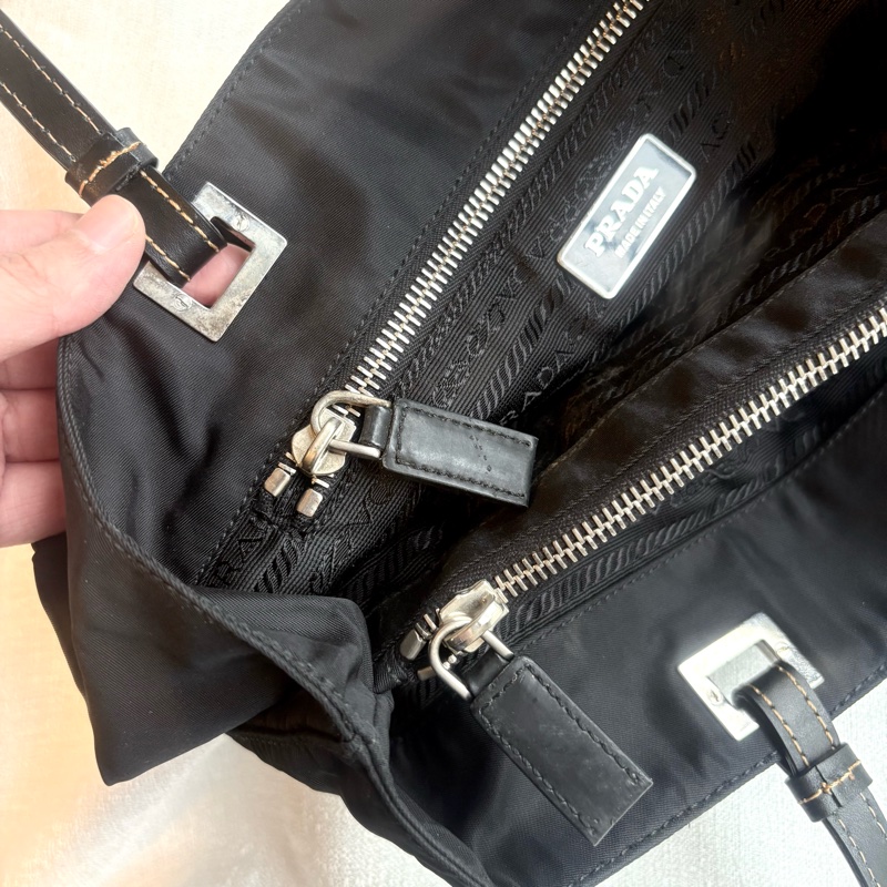 Prada 尼龍托特包-17