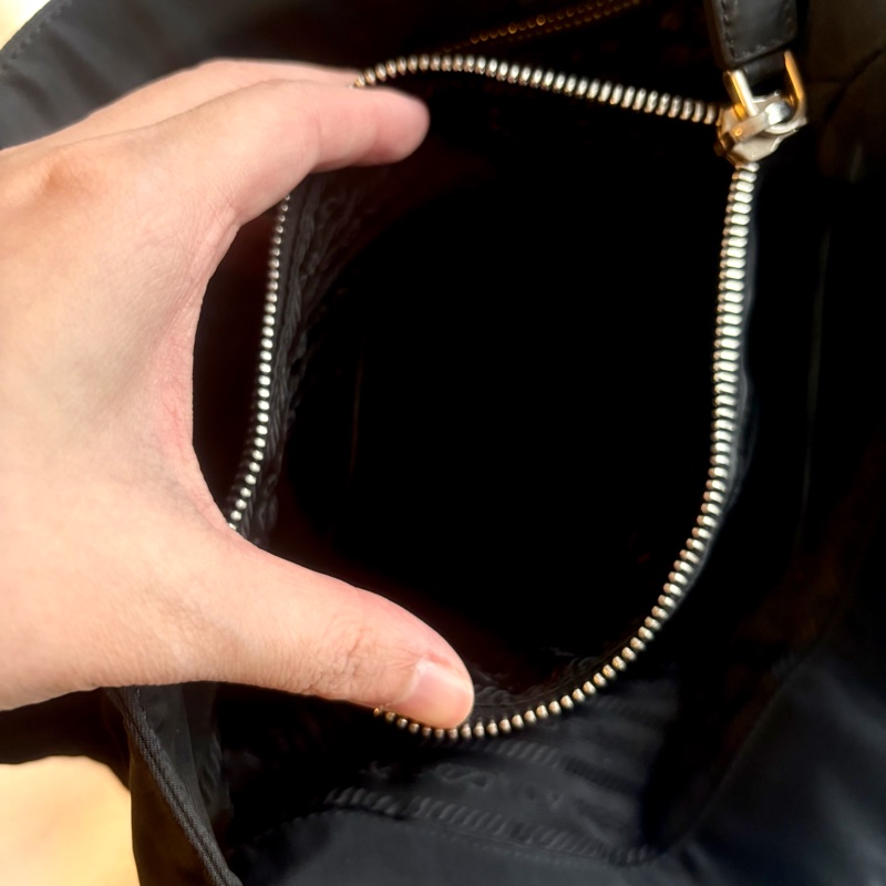 Prada 尼龍托特包-23