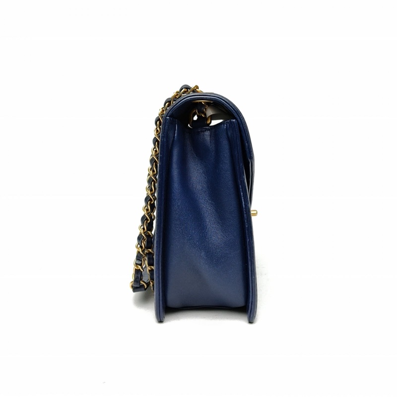 CHANEL 藍色牛皮24開金扣信封包單肩包-1