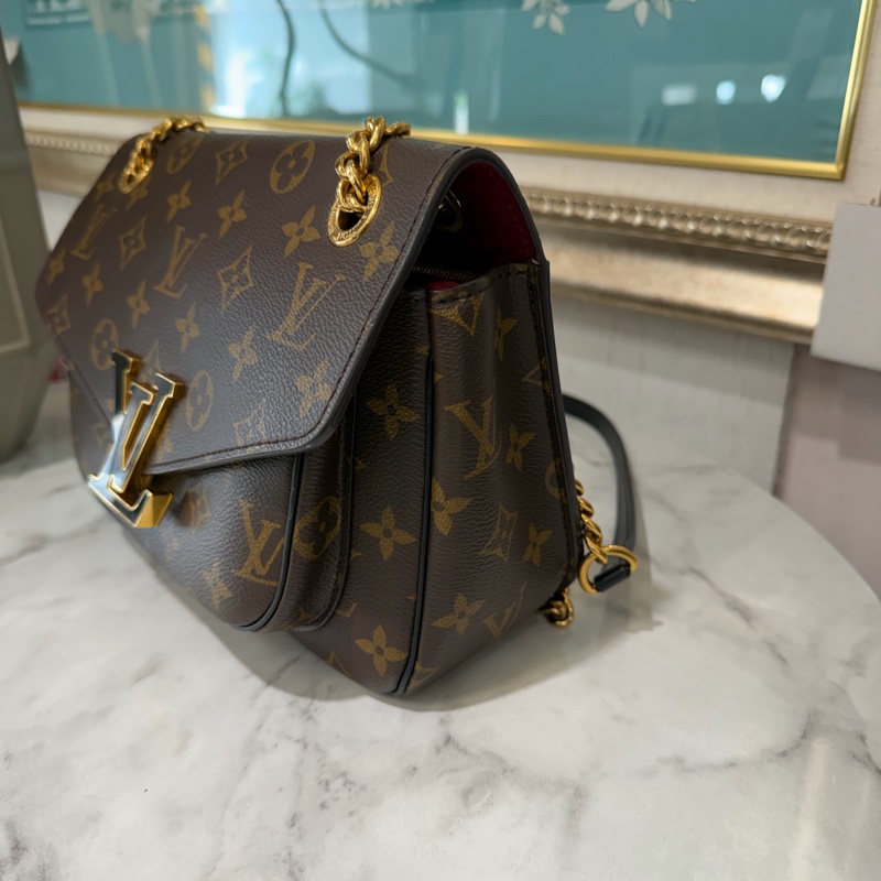 LV 原花Passy金釦下蓋肩斜背郵差包M45592-3