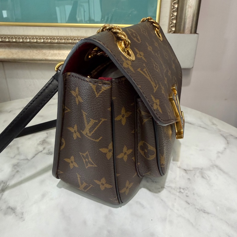 LV 原花Passy金釦下蓋肩斜背郵差包M45592-4