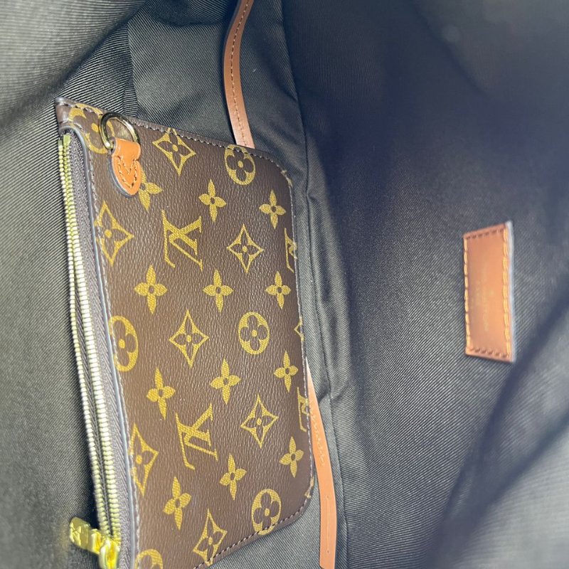 Louis Vuitton Loop Hobo 老花月亮包-18
