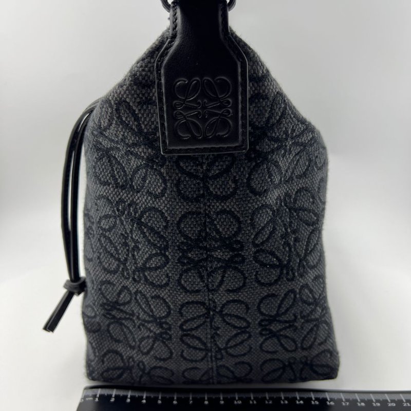 LOEWE Cubi Anagram 提花腋下包-7