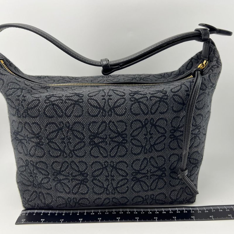 LOEWE Cubi Anagram 提花腋下包-9