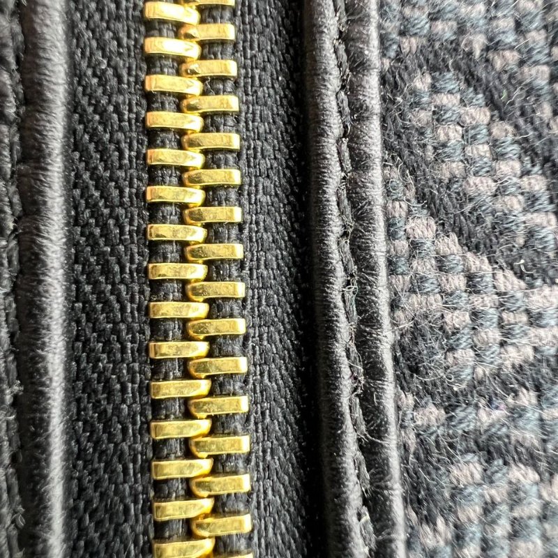 LOEWE Cubi Anagram 提花腋下包-18