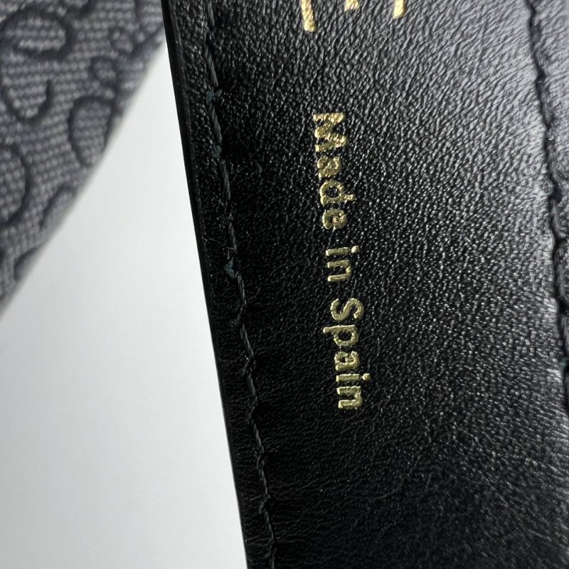 LOEWE Cubi Anagram 提花腋下包-21