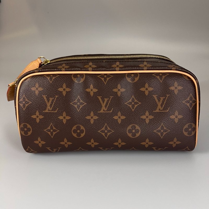 LV M44494/晶片款 老花手拿盥洗包-0
