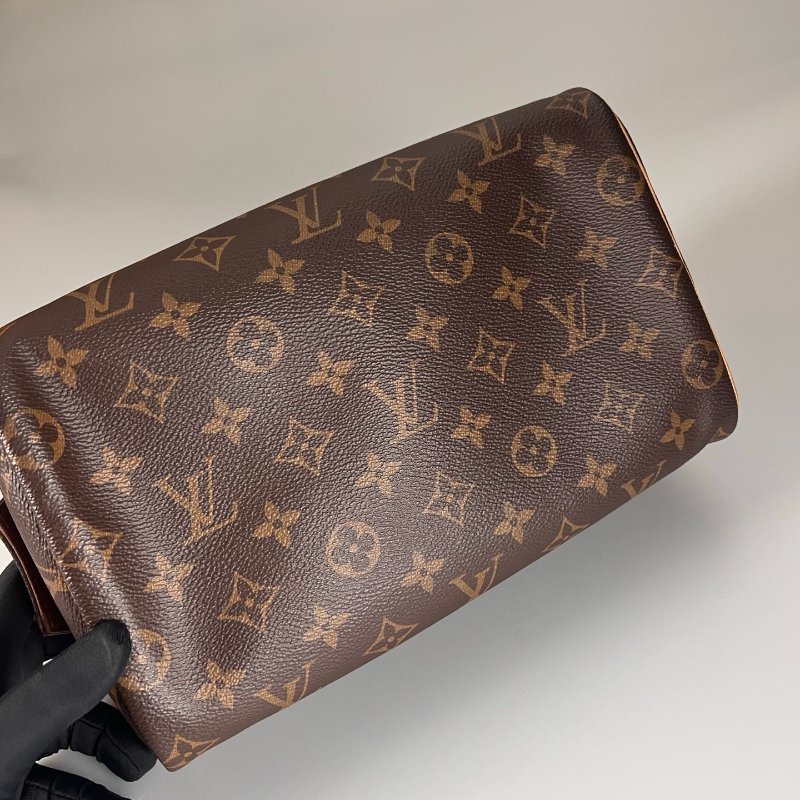LV M44494/晶片款 老花手拿盥洗包-4