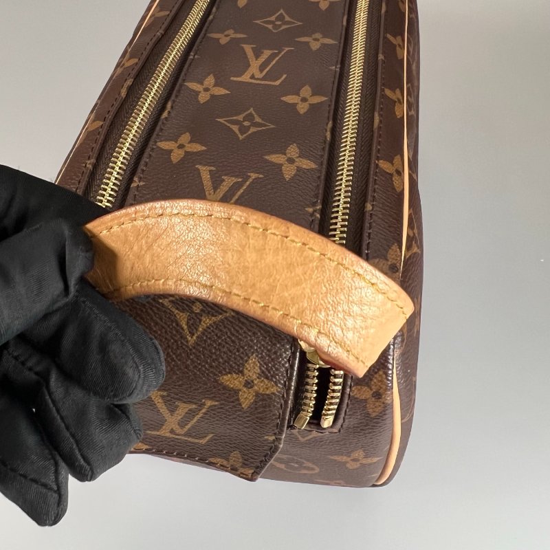 LV M44494/晶片款 老花手拿盥洗包-7