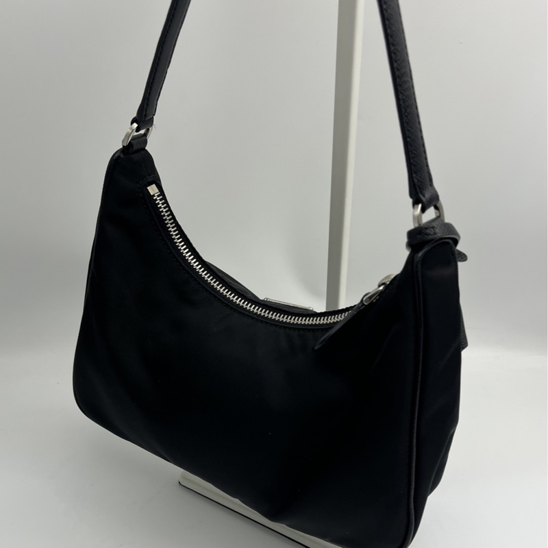 🏷️ Prada 2005-1