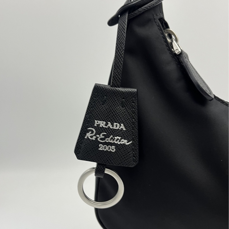 🏷️ Prada 2005-4