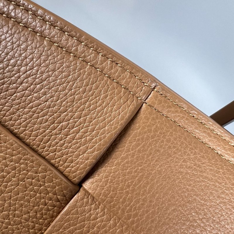 BV 晶片款 棕色ARCO GM 單肩背包-9