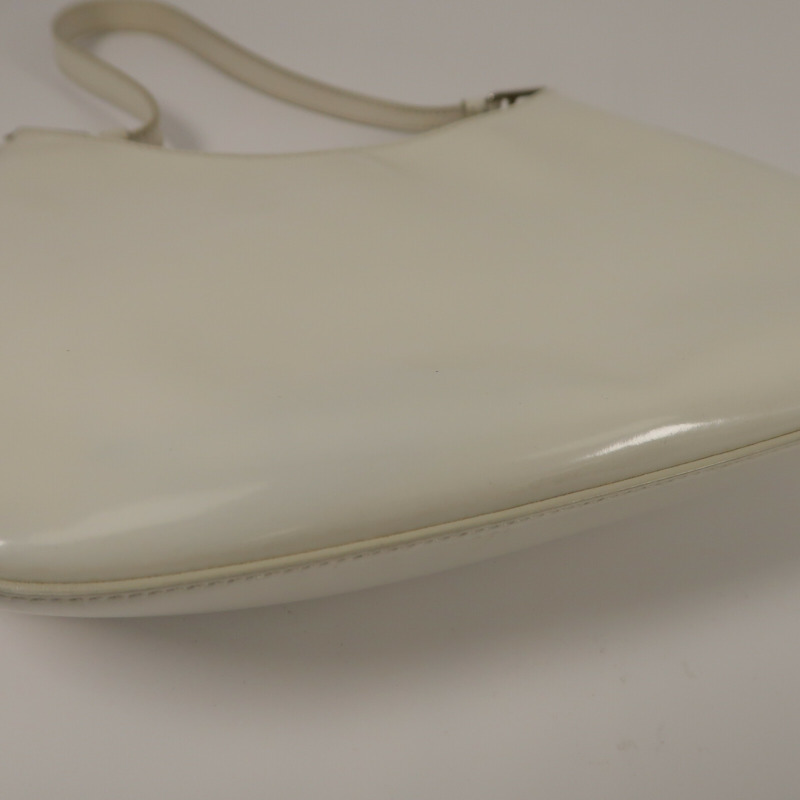 PRADA 牛皮皮革Cleo銀扣肩背袋-14