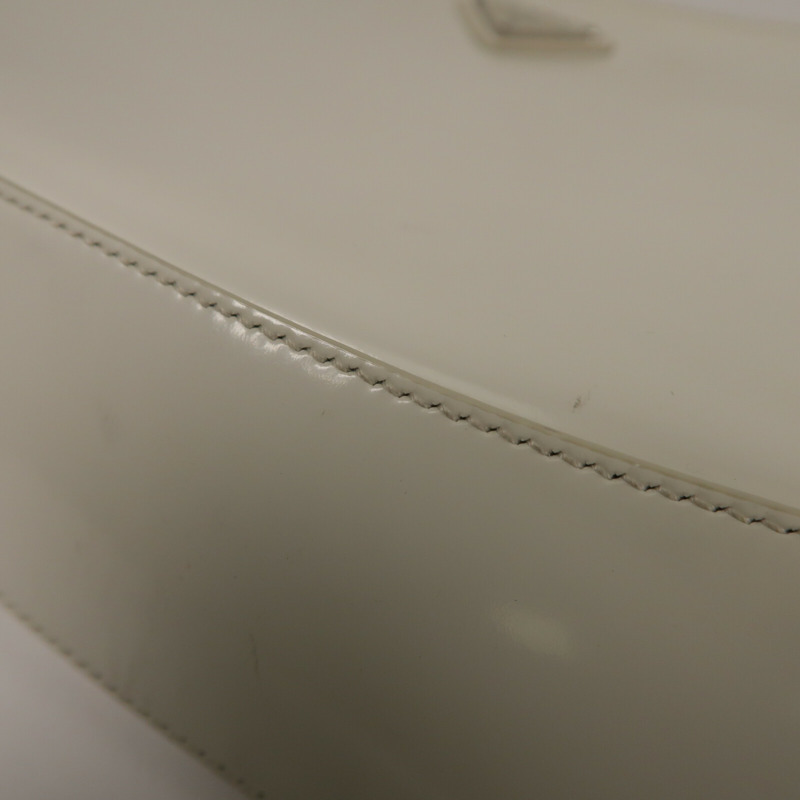 PRADA 牛皮皮革Cleo銀扣肩背袋-15