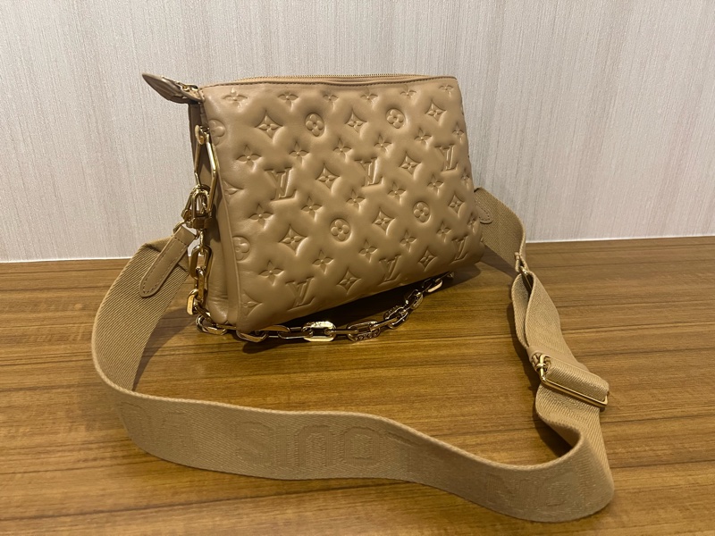 路易威登 Coussin PM 肩背包 M21263 Monogram 皮革米色-0