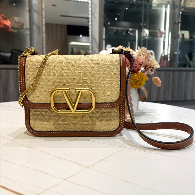 *SHIHNA名牌精品* Valentino 拉菲草 V logo斜揹包-0