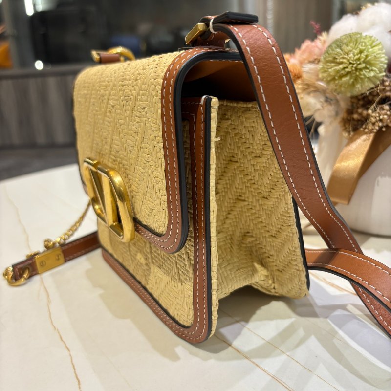 *SHIHNA名牌精品* Valentino 拉菲草 V logo斜揹包-7