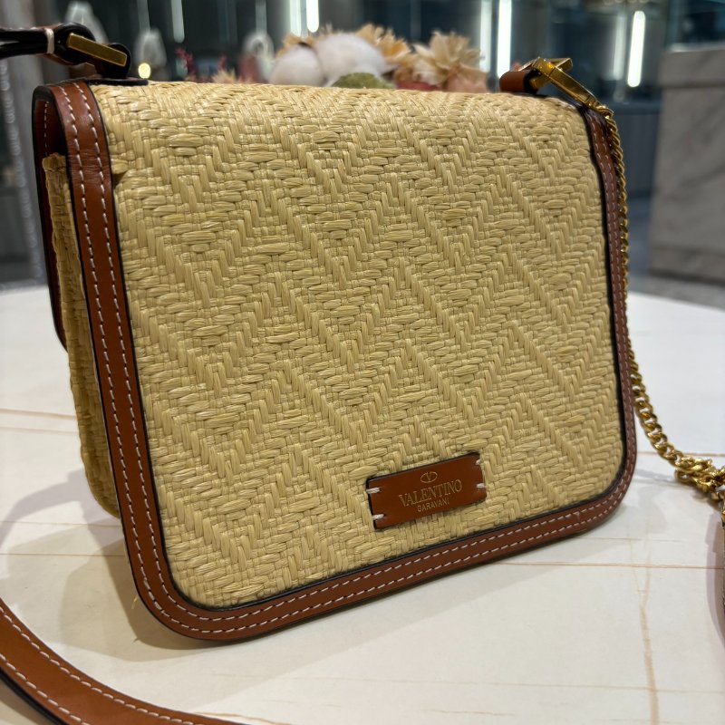 *SHIHNA名牌精品* Valentino 拉菲草 V logo斜揹包-8