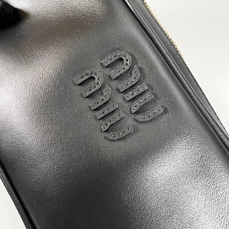 MIUMIU 5NE024手提拉鏈長型包-6