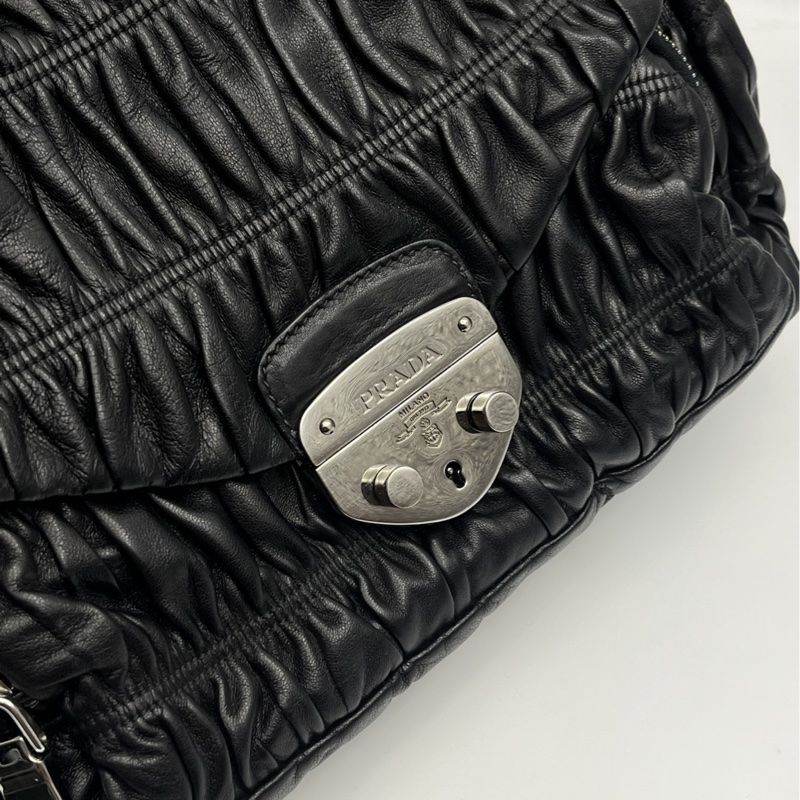 🏷️ Prada 兩面可用-8