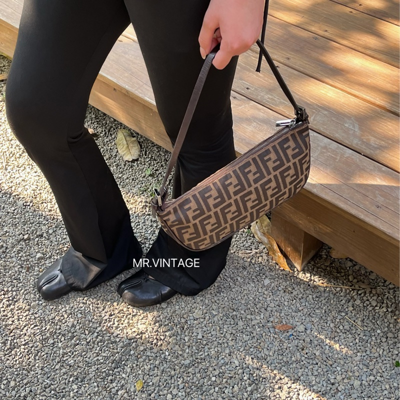 🏷️ Fendi 帆布-1