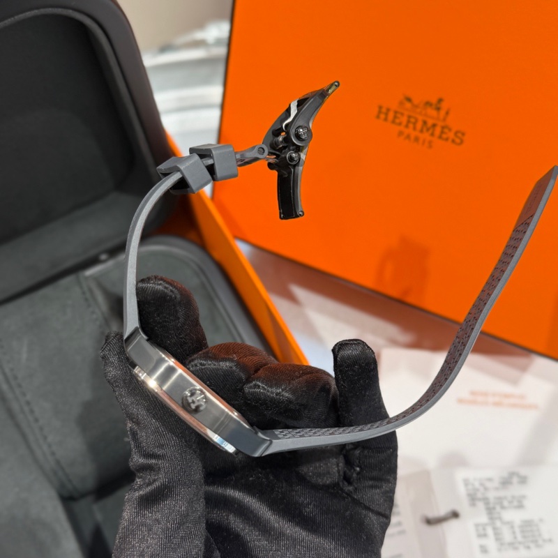 Hermes爱马仕 H08 定制款腕表-1