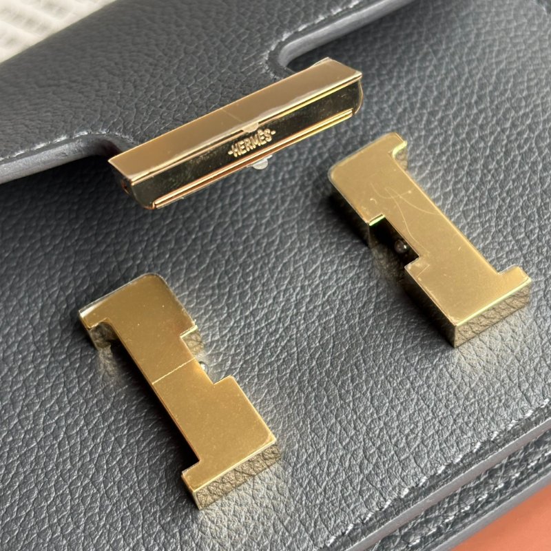::HERMES:: W刻灰色金釦Mini Constance康康短夾 腰包-17