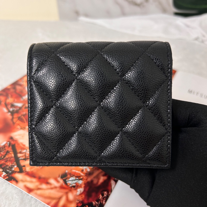 Chanel 對開扣式兩折黑色荔枝皮短夾-6