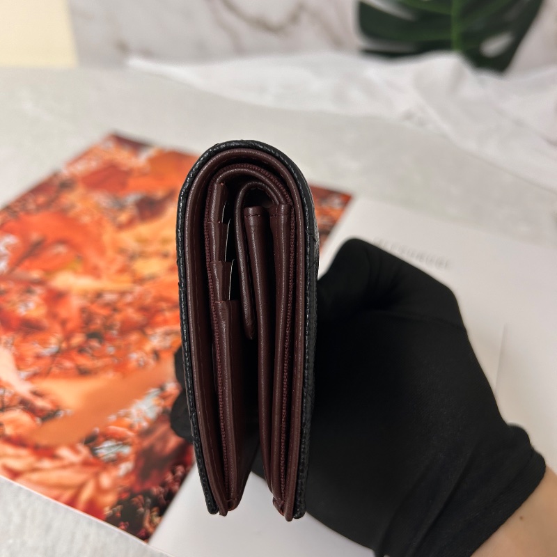 Chanel 對開扣式兩折黑色荔枝皮短夾-7