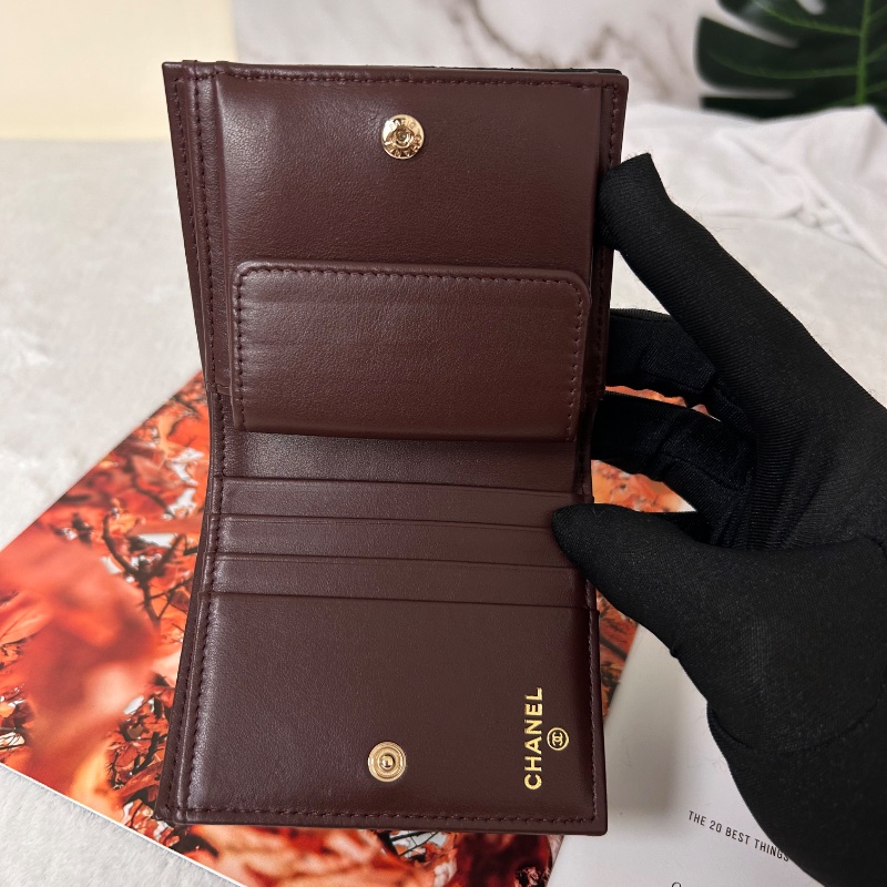 Chanel 對開扣式兩折黑色荔枝皮短夾-13