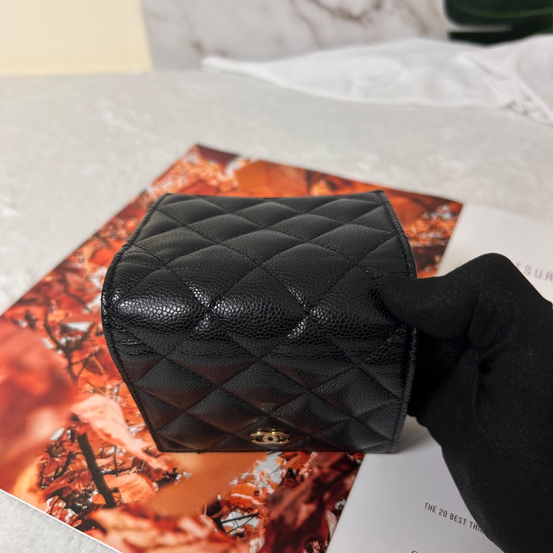 Chanel 對開扣式兩折黑色荔枝皮短夾-14