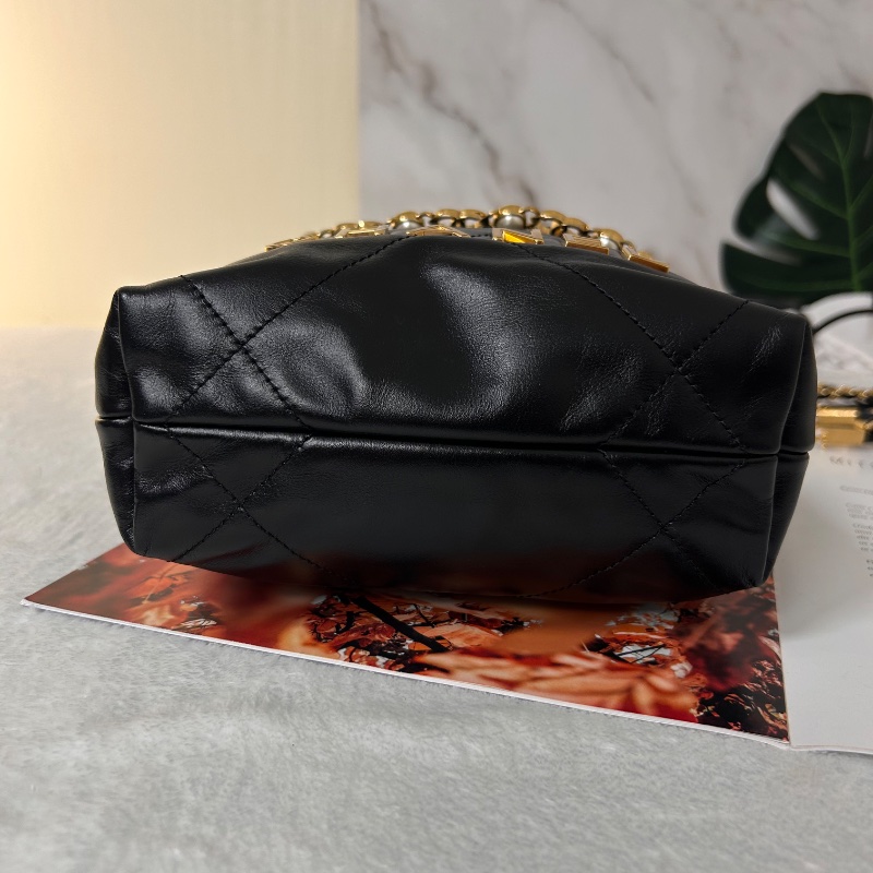 Chanel 22 迷你束口包仿珍珠 晶片水桶包-17