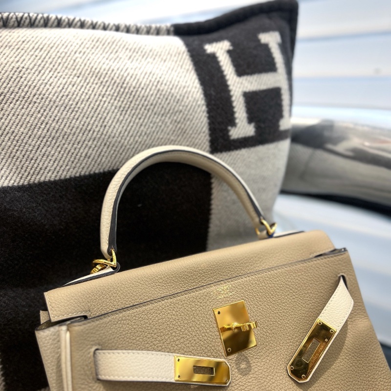 kelly28 奶昔白拼S2风衣灰-1