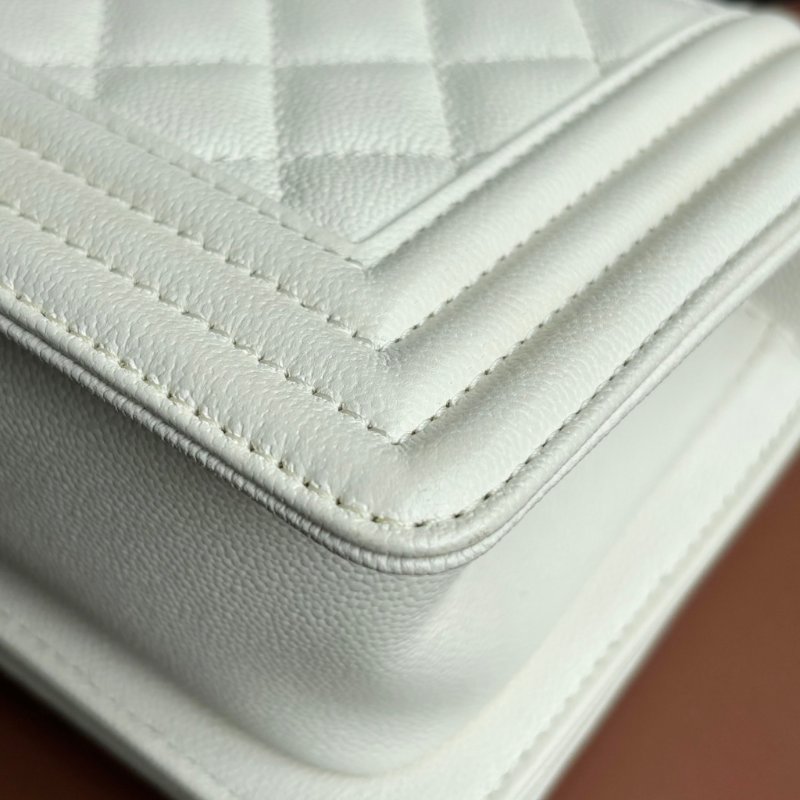 ::CHANEL:: BOY 20公分  奶昔白灰銀釦小型口蓋包 斜背包 鏈帶包-8