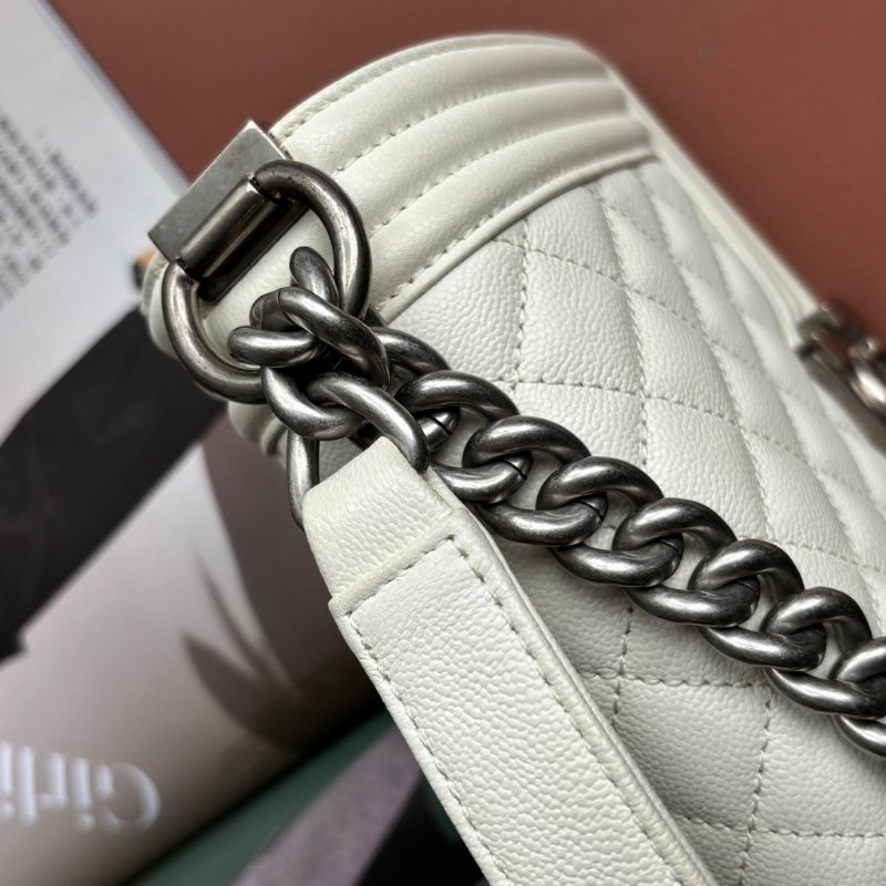 ::CHANEL:: BOY 20公分  奶昔白灰銀釦小型口蓋包 斜背包 鏈帶包-22