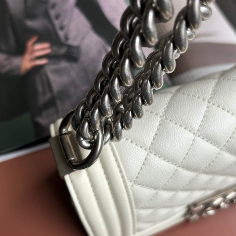 ::CHANEL:: BOY 20公分  奶昔白灰銀釦小型口蓋包 斜背包 鏈帶包-23