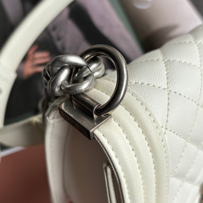 ::CHANEL:: BOY 20公分  奶昔白灰銀釦小型口蓋包 斜背包 鏈帶包-24