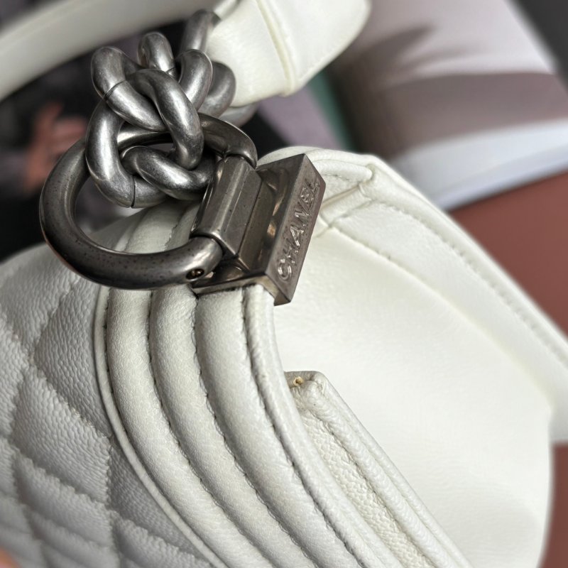 ::CHANEL:: BOY 20公分  奶昔白灰銀釦小型口蓋包 斜背包 鏈帶包-25