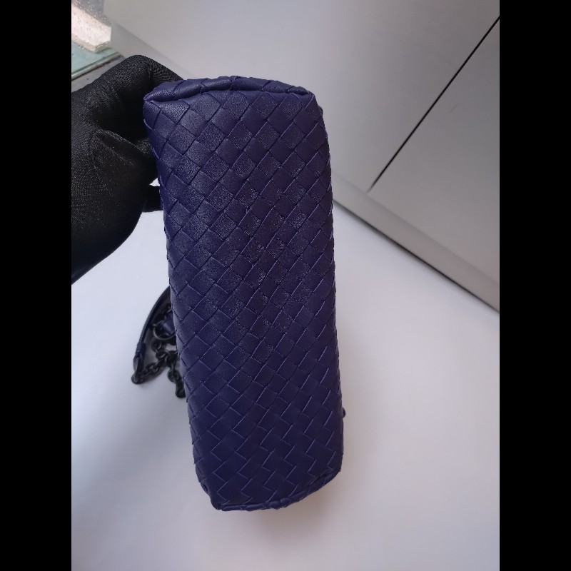 BV 霧黑鍊藍紫皮編織口蓋包-10