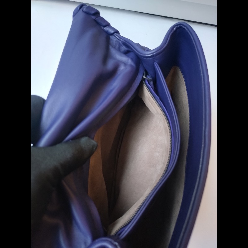 BV 霧黑鍊藍紫皮編織口蓋包-13